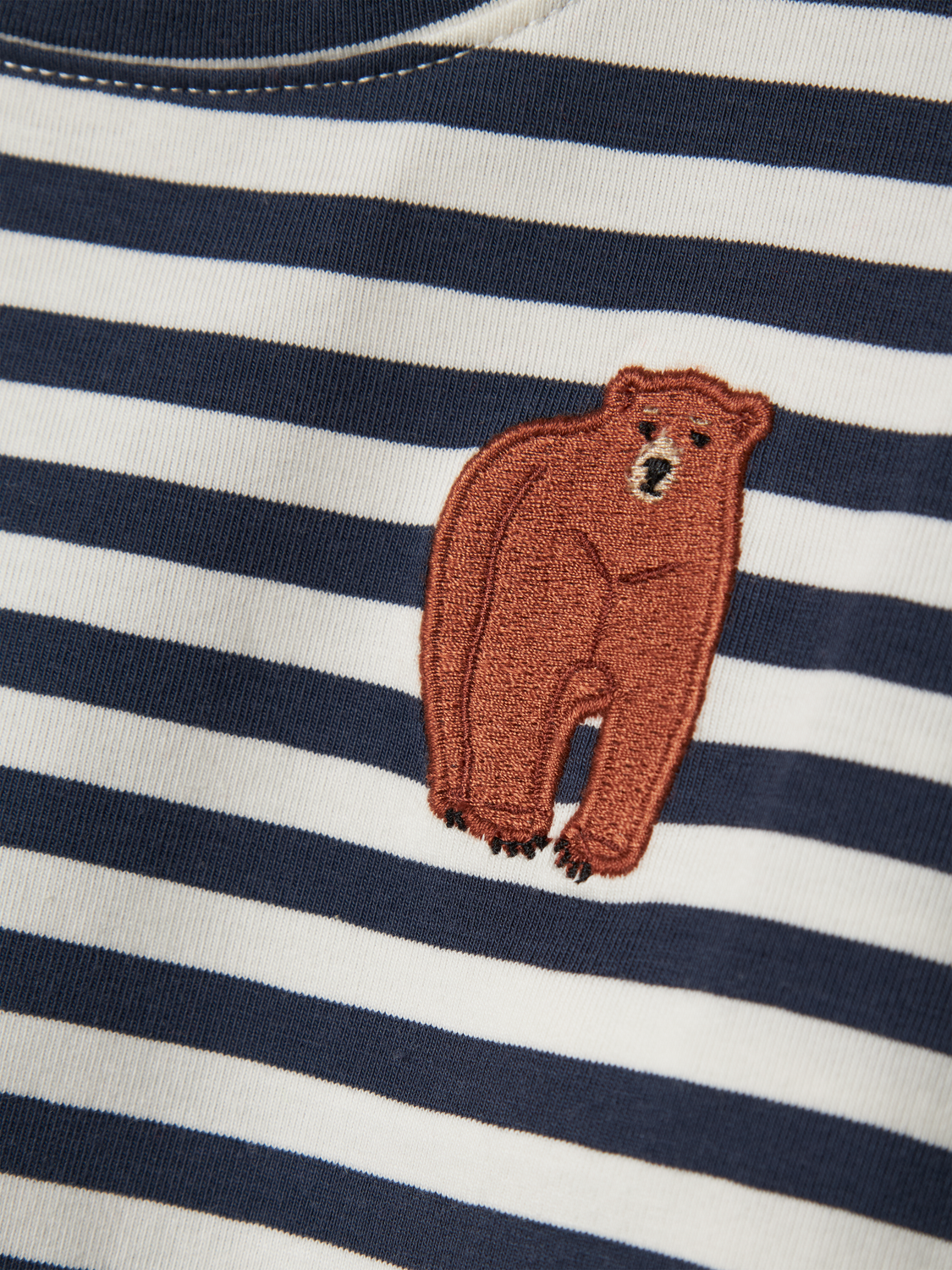 model_shot-front_full